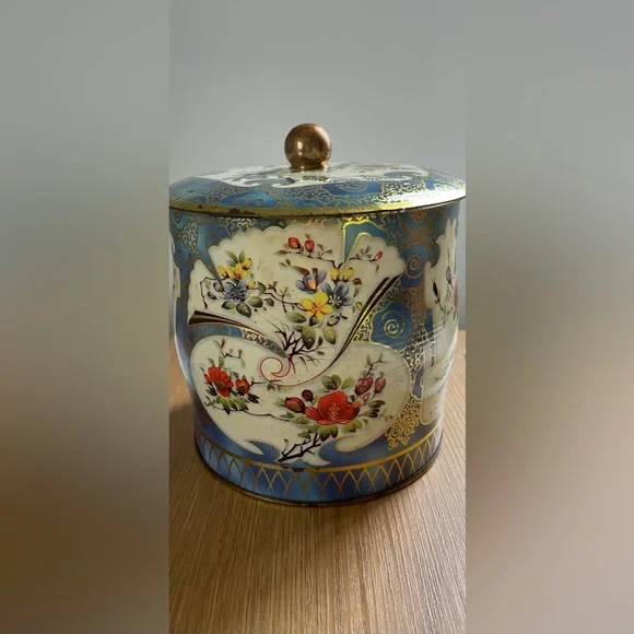 Vintage Floral Tin Canister - Picture 1 of 5